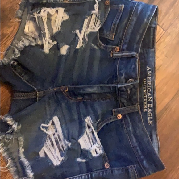 Shorts - Picture 3 of 4